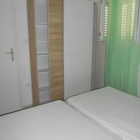 Appartement Carija *